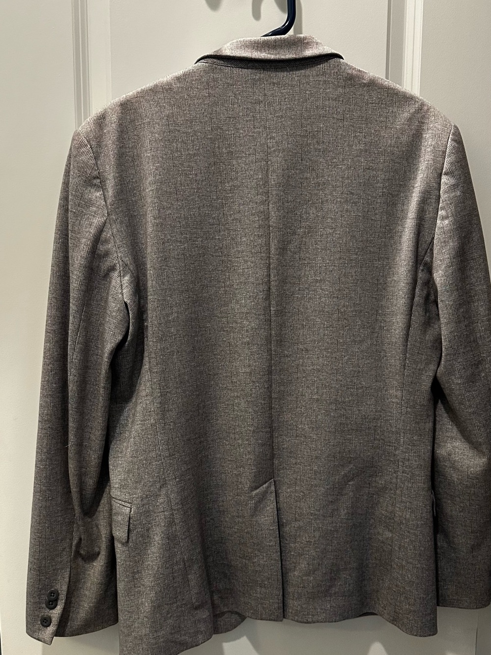 Express Suit - Picture 3 of 6